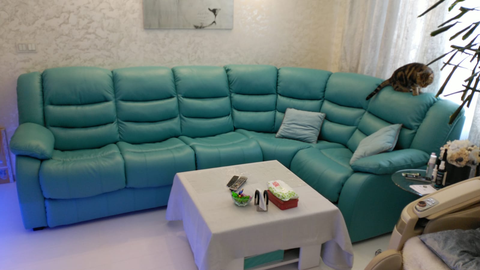 Перетяжка дивана на дому. Усть-Луга